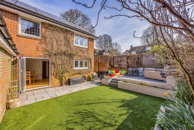 11 Deanswood Drive, Waterlooville-Small-PorticoMar