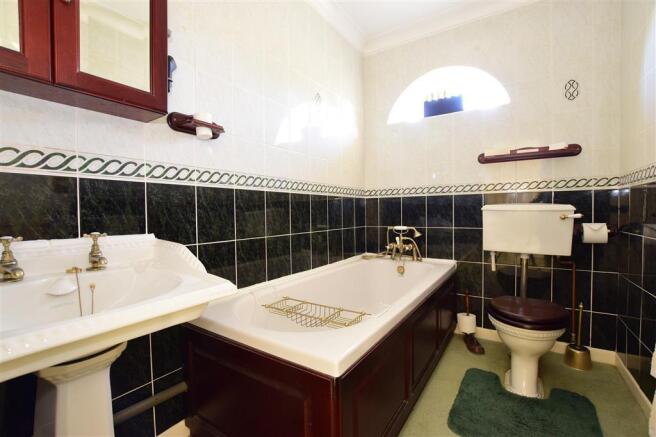 En-Suite Bathroom