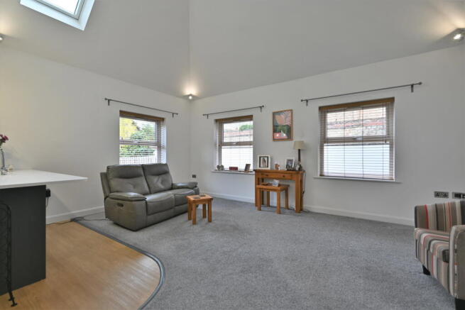 1 bed Apartment to rent Image 4