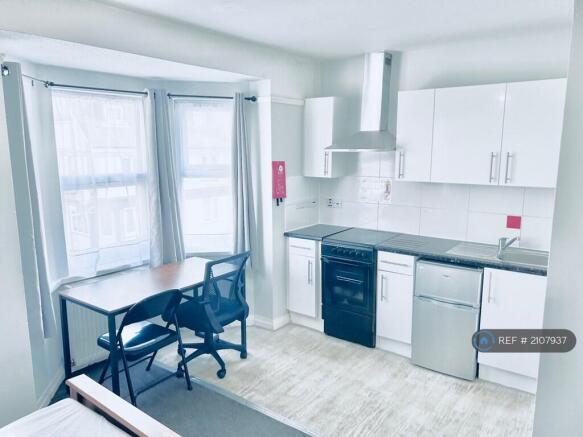 Studio With Own Kitchen & Bathroom