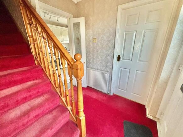 3 bed Semi-Detached Bungalow for sale Image 9