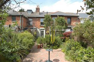 Rear garden to hse
