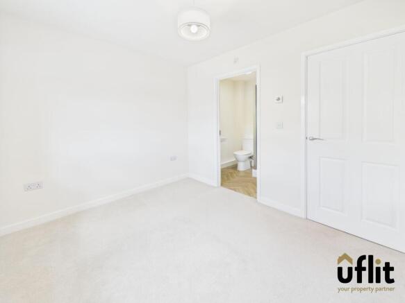 2 bed Apartment for sale Image 12