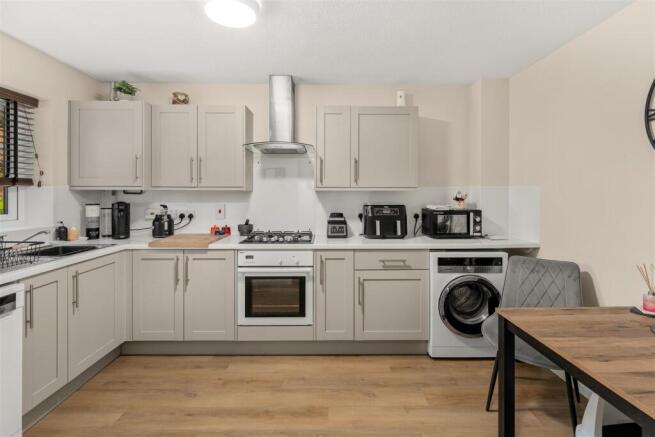 141 Parklands, Banbury-4.jpg