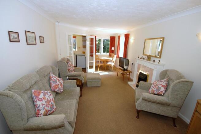 Lounge/dining room