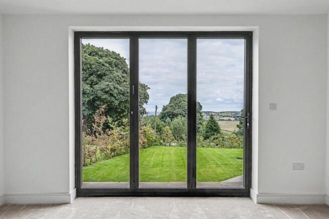 4 bed Detached for sale Image 11