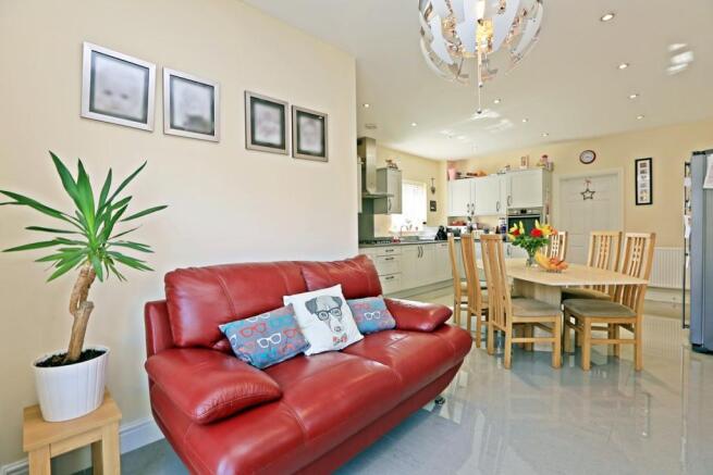 Kitchen/Dining/Famil