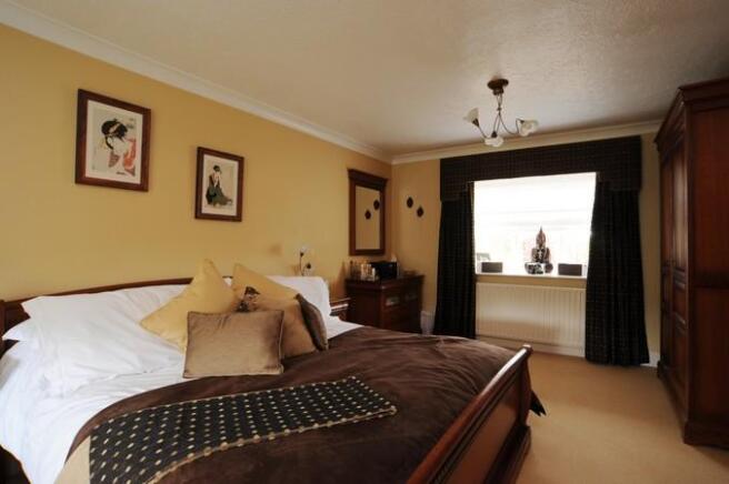 bedroom 6.jpg
