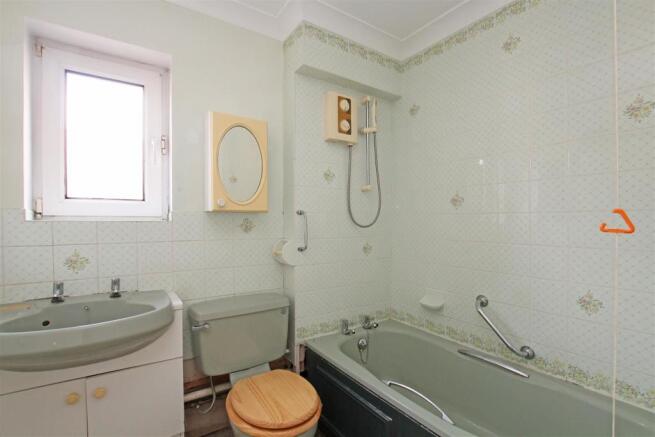 62SC - Bathroom.jpg