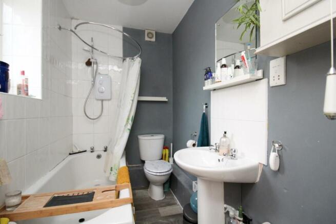 1 bed Flat for sale Image 6
