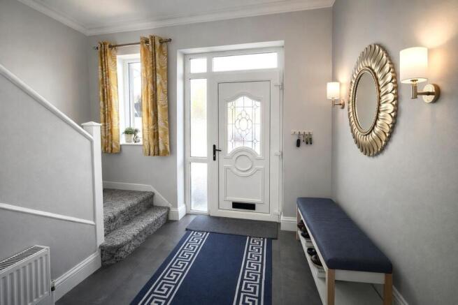 4 bed Semi-Detached for sale Image 5