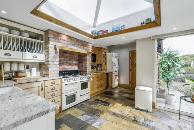 Kitchen 1_2.jpeg