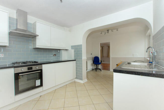 185 ROCHFORD GARD...