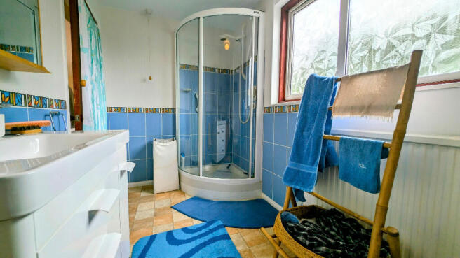 1st Fl. Shower Room