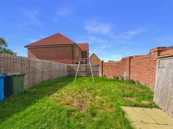 3 bed Semi-Detached for sale Image 10