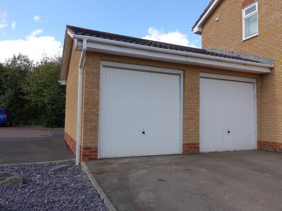 SINGLE GARAGE