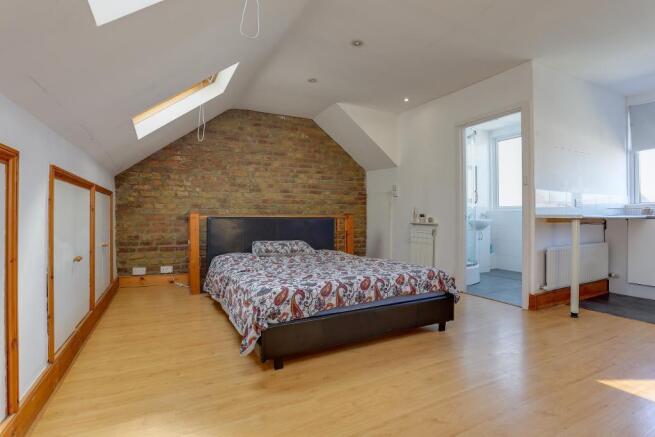 Master Bedroom - Alternative View