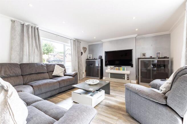 Clos Yr Eos, Thornhill, Cardiff, CF14 photo 4