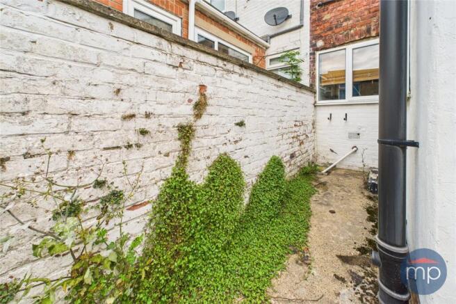 2 bed Terraced for sale Image 12