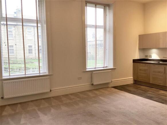 OPEN PLAN LIVING AREA