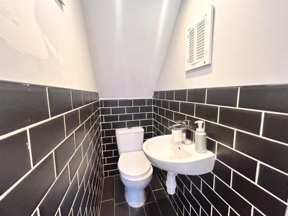 3 bed Semi-Detached for sale Image 4