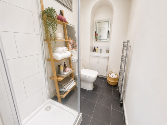 2 bed Terraced for sale Image 6