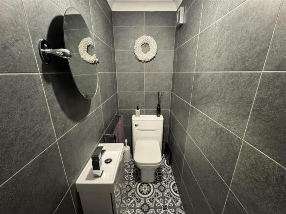 3 bed Semi-Detached for sale Image 6