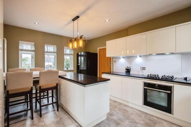 3 bed Detached for sale Image 5