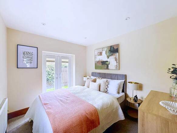 3 bed Town House for sale Image 11