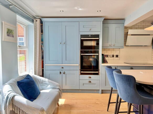 5 bed Detached for sale Image 5