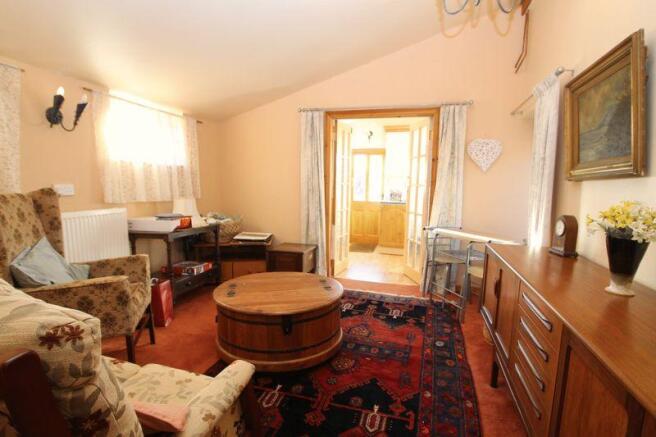 Annexe sitting...