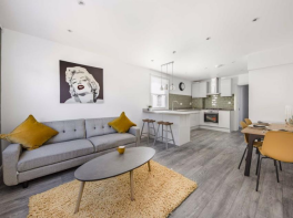 Flat A, 44, Bickley Street, London SW17 9NE