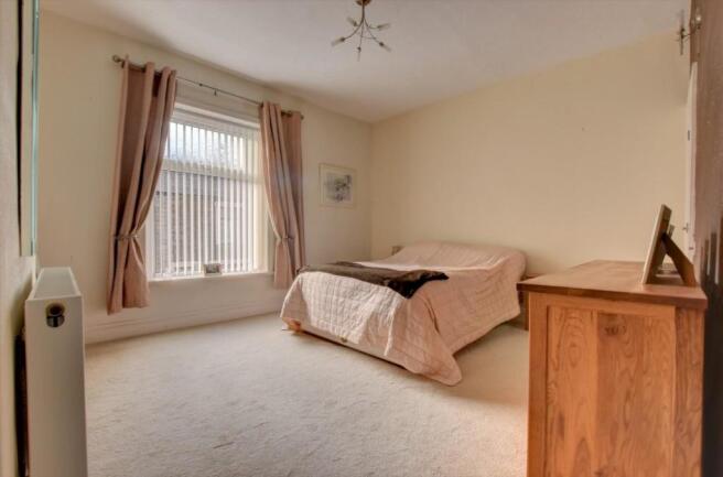 Bed 1.jpg