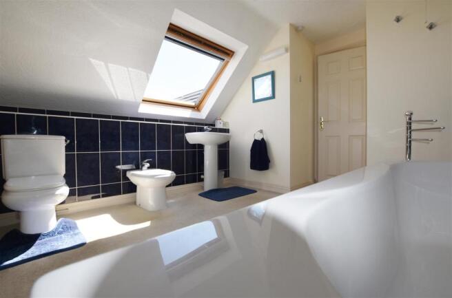 BEDROOM 2 EN-SUITE
