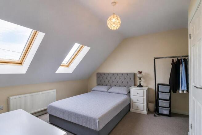 3 bed Town House for sale Image 8