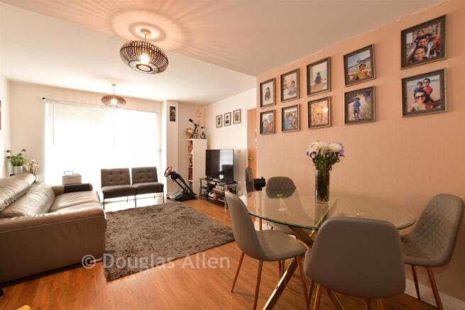 Kitchen/ Dining Area