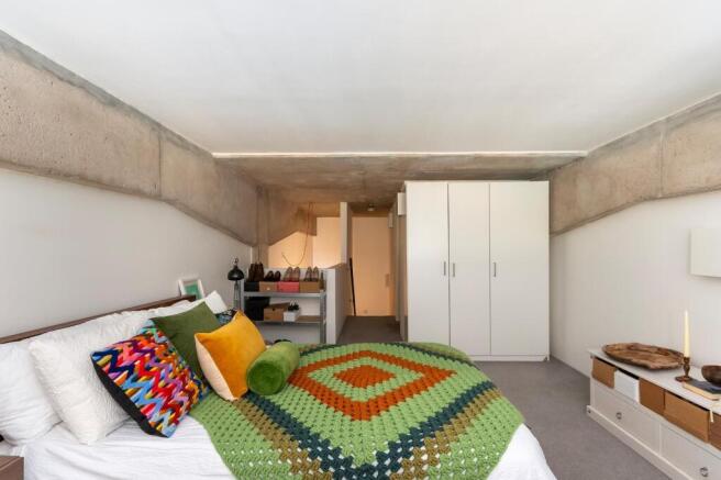 2L1S0BH - Bedroom B.jpg
