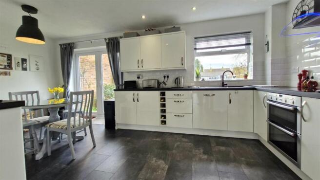 Deer Park Road, LANGTOFT, Peterborough photo 3