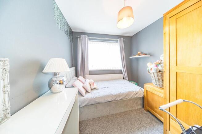 37 Deedale Drive bedroom 2 2.jpg