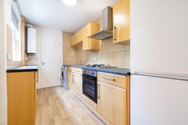 5 bed House to rent Image 11