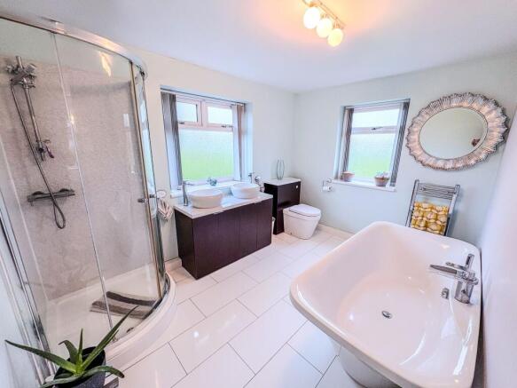 Master Ensuite