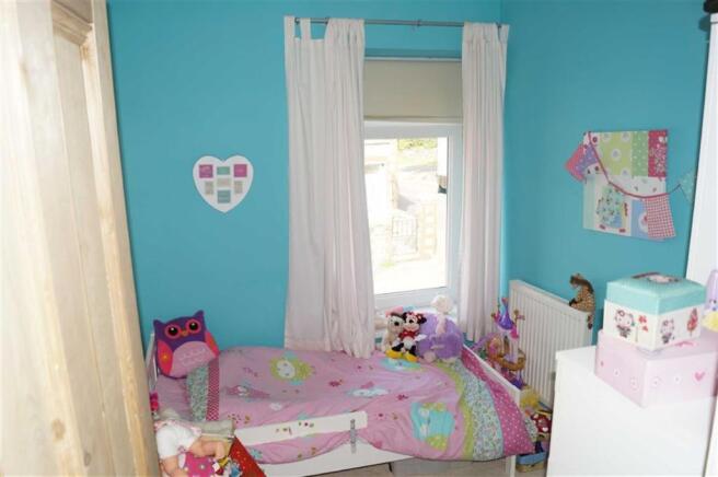 BEDROOM 2 (FRONT)
