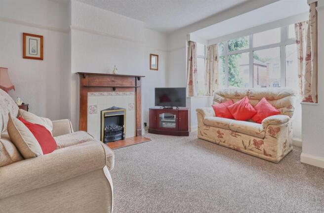 Lounge to front