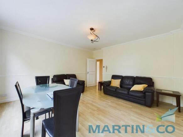 CAM01870G0-PR0038...