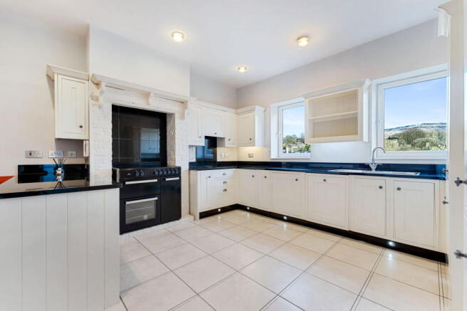 5 bed Character Property for sale Image 10