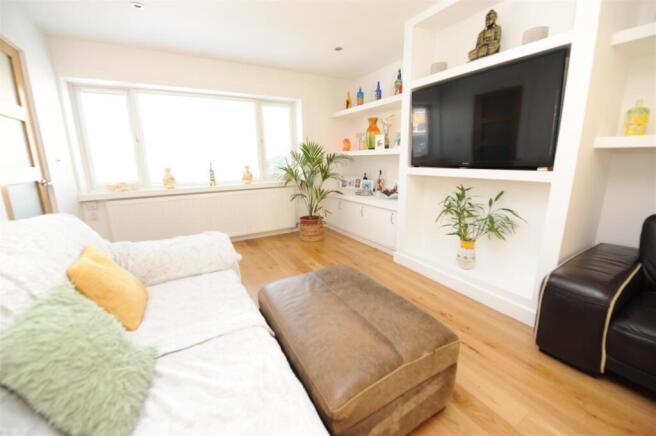 3 bed Town House for sale Image 6