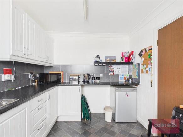 2 bed Flat for sale Image 10