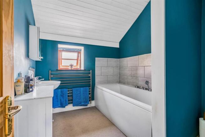 1st Floor Bathroom