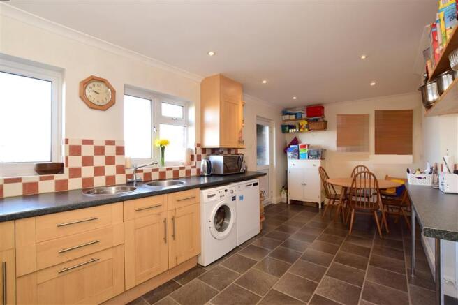 Kitchen / Breakfast Room