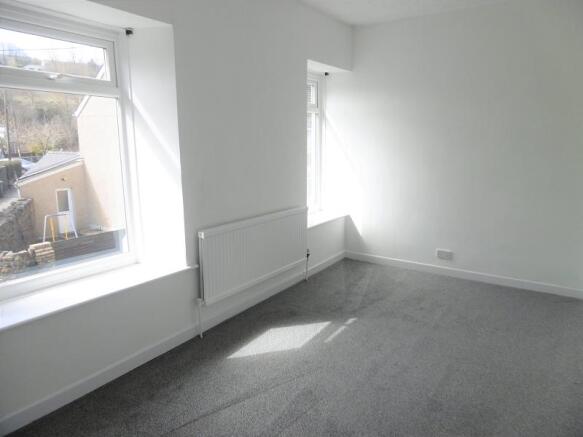 Bedroom 1 (FRONT)